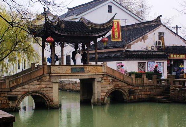 森迪穿越魔法学院